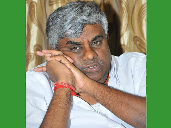 Minister HD Revanna asks the media to fix the date for cabinet expansion Minister HD Revanna asks the media to fix the date for cabinet expansion