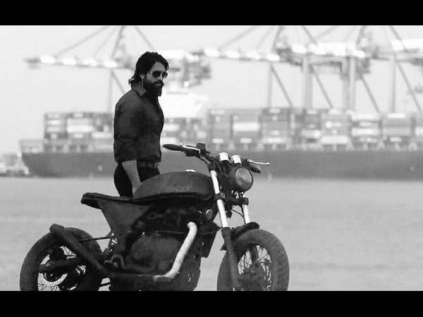 actor yash tweet inviting fans to watch kgf city civil court stay actor yash tweet inviting fans to watch kgf city civil court stay