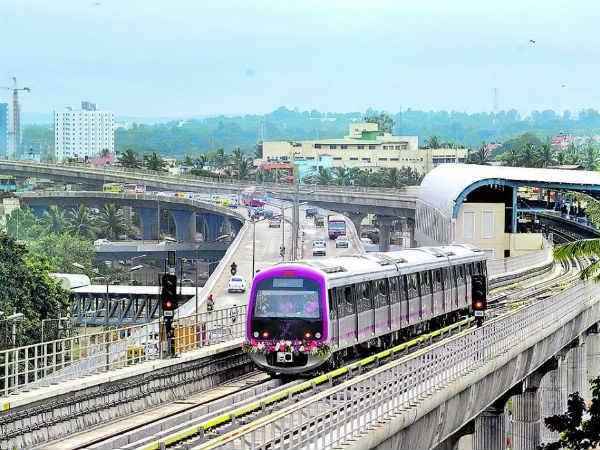 ಮೆಟ್ರೋ ನಿಲ್ದಾಣದಲ್ಲಿ ಸಂಚಾರ ದಟ್ಟಣೆ 