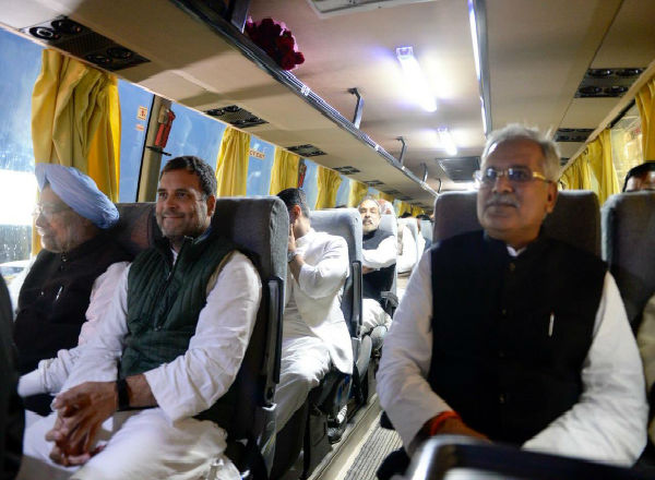 ಮೂವರು ಪ್ರಯಾಣಿಕರ ಗೈರು ಮೂವರು ಪ್ರಯಾಣಿಕರ ಗೈರು