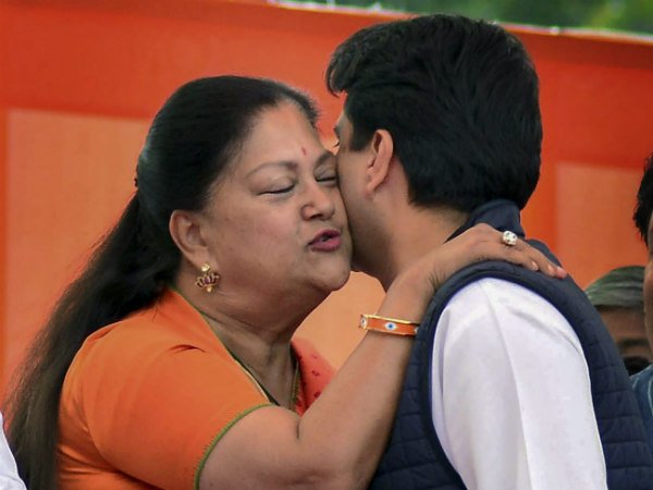 'ಸಂತೋಷ ತುಂಬಿಕೊಂಡಿದೆ' 'ಸಂತೋಷ ತುಂಬಿಕೊಂಡಿದೆ'