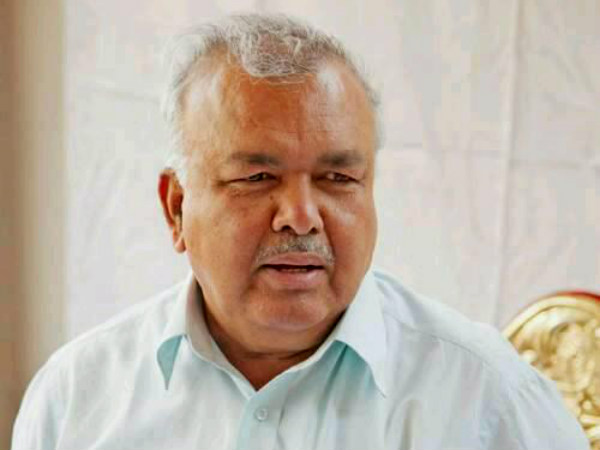ನನ್ನ ವಿರುದ್ಧ ಪಿತೂರಿ ಮಾಡುತ್ತಿದ್ದಾರೆ