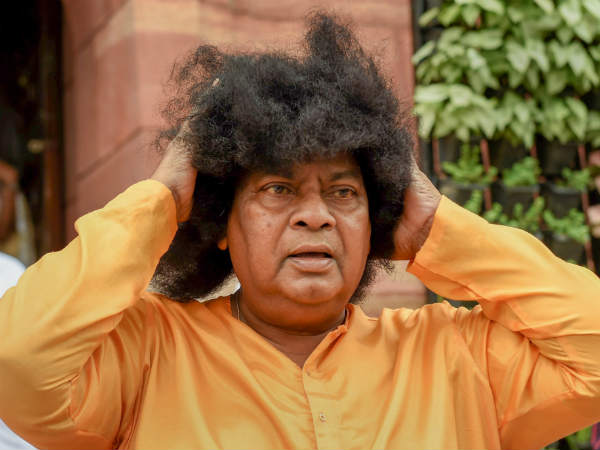 ಸಾಯಿಬಾಬಾ ವೇಷ 