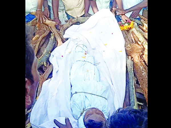 Temple tragedy: Mass funeral in the villages