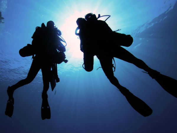 ಸರಕು ಹಡಗು 100 ಅಡಿ ಸಮುದ್ರದಾಳದಲ್ಲಿದೆ