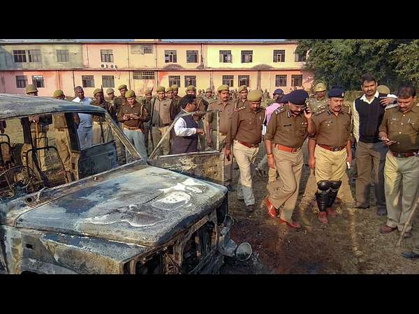 ಏಳು ಮಂದಿ ವಿರುದ್ಧ ಎಫ್‌ಐಆರ್