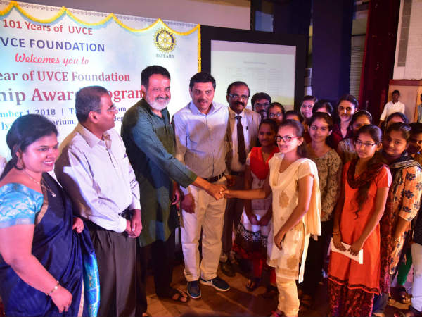 ಯುವಿಸಿಇ ಅಲುಮ್ನಿ ಫೌಂಡೇಶನ್ ಗೆ 7 ವರ್ಷ ಯುವಿಸಿಇ ಅಲುಮ್ನಿ ಫೌಂಡೇಶನ್ ಗೆ 7 ವರ್ಷ