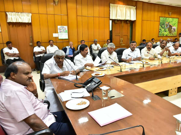 ಪರಿಹಾರ ವಿತರಣೆಯಲ್ಲಿ ವ್ಯತ್ಯಯ