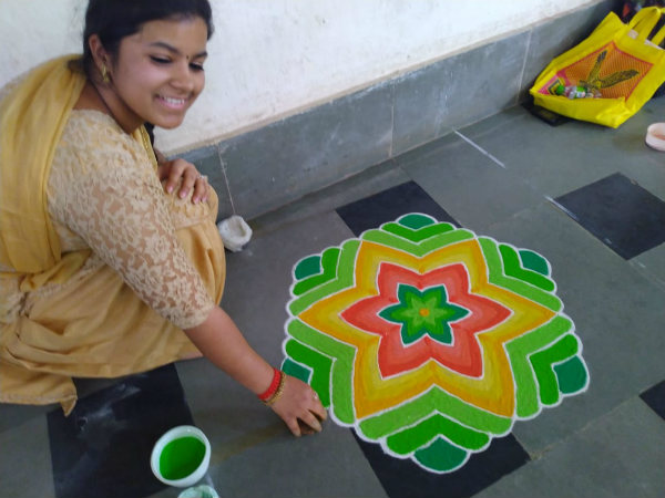  ಮನಸೂರೆಗೊಂಡ ರಂಗೋಲಿ 
