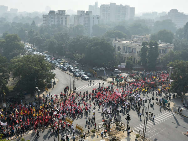 ನಿಯತ್ತಾಗಿ ಬಡ್ಡಿ ಕಟ್ಟು ರೈತರಿಗೆ ನಿರಾಶೆ