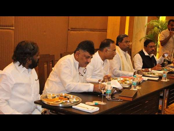 Karnataka Congress leaders had meeting today discussed about Operation kamala