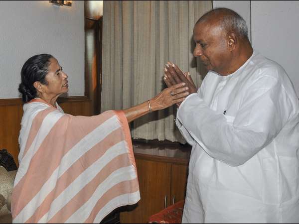 'ಜಾತ್ಯಾತೀತ ಮೌಲ್ಯ ಎತ್ತಿಹಿಡಿಯಲು ಒಟ್ಟಾಗಿರೋಣ' 'ಜಾತ್ಯಾತೀತ ಮೌಲ್ಯ ಎತ್ತಿಹಿಡಿಯಲು ಒಟ್ಟಾಗಿರೋಣ'