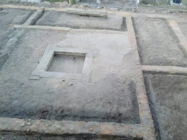 Infosys foundation cleans up Kalyani and tank in Melukote