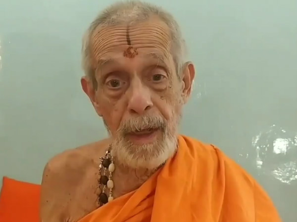 udupi pejavara vishvesha Thirtha swamiji condolence for siddaganga Shivakumar swamijis death udupi pejavara vishvesha Thirtha swamiji condolence for siddaganga Shivakumar swamijis death