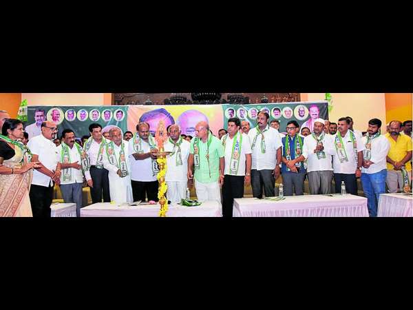 ಬೆಂಗಳೂರಿನಲ್ಲಿ ಅಲ್ಪಸಂಖ್ಯಾತರ ಸಮಾವೇಶ ಬೆಂಗಳೂರಿನಲ್ಲಿ ಅಲ್ಪಸಂಖ್ಯಾತರ ಸಮಾವೇಶ