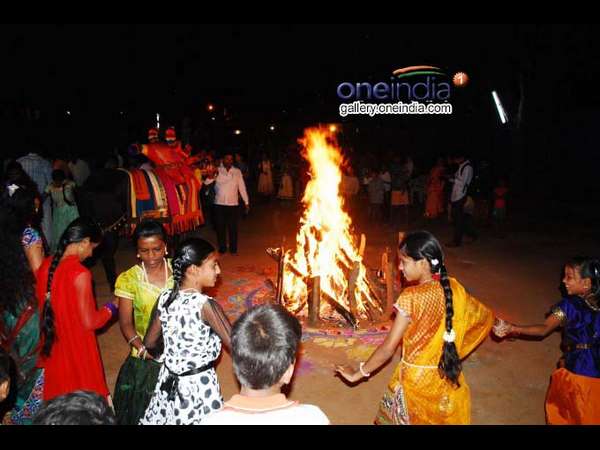 ಕಡ್ಡಾಯವಾಗಿ ನೂತನ ವಸ್ತ್ರ ಧಾರಣೆ ಮಾಡಬೇಕು