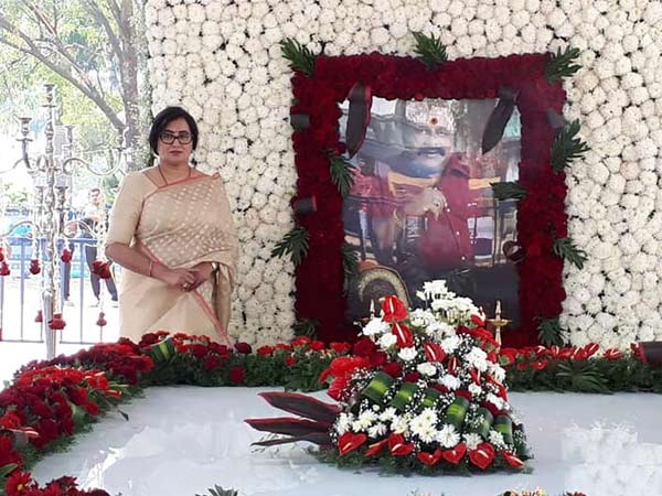 ಸಿನಿಮಾ ರಂಗದವರ ಜೊತೆ ಚರ್ಚೆ