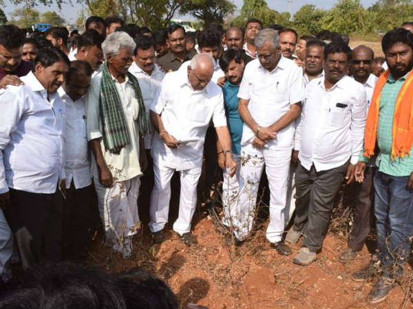 ಜಿಲ್ಲಾಧಿಕಾರಿಗಳ ಜೊತೆ ಸಭೆ