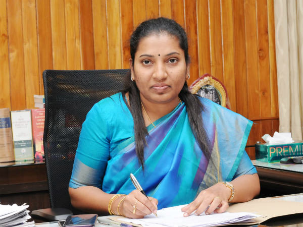 Hephsiba Rani Korlapati taken charge as new DC of Udupi