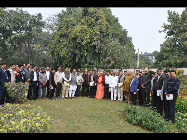 Prof SG Siddaramaiah had meeting at Karnataka Bhavan