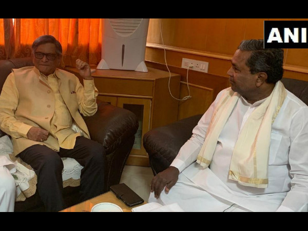Congress leader Siddaramaiah met BJP leader & former CM SM Krishna in Kolar