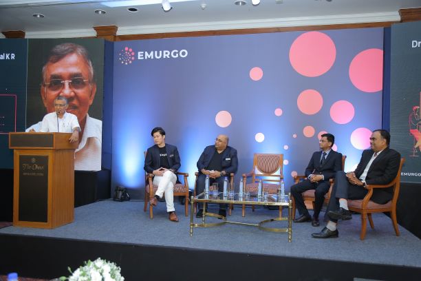 ಪಠ್ಯಕ್ರಮವು ಸಂಪೂರ್ಣ ಹೈಬ್ರಿಡ್ ಮಾದರಿ