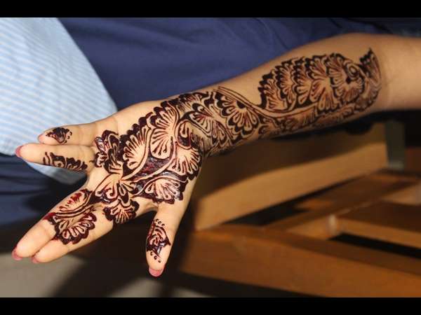 Mahendi and hair style competition in VV college in Mangaluru