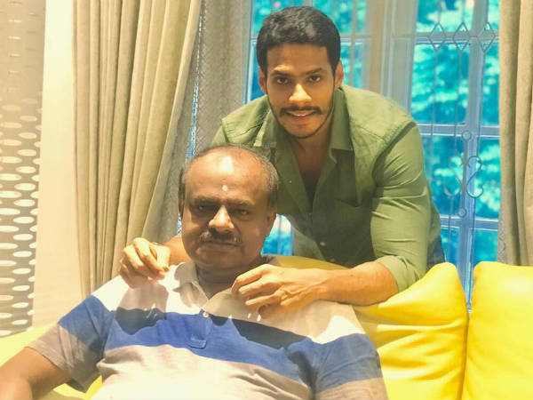 ರಾಜಕೀಯಕ್ಕೆ ಬರಬೇಕು ರಾಜಕೀಯಕ್ಕೆ ಬರಬೇಕು