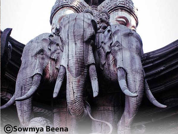 ಮೂರು ತಲೆಗಳುಳ್ಳ ಬೃಹತ್ ಆನೆ