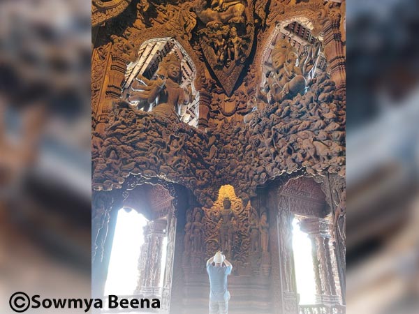 ಎಲ್ಲೆಡೆ ಮರದ ದಿಮ್ಮಿಗಳ ಬಳಕೆ 