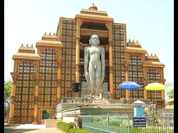 Jain religious special poojas offered to Lord Bahubali 