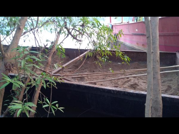 Police raid illegal sand extraction unit near Manghaluru 
