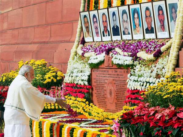 ಸಂಸತ್ ಭವನದ ಮೇಲೆ ದಾಳಿ 
