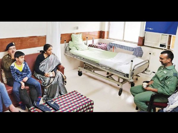 ಅಭಿನಂದನ್ ಕೈ ಕಾಲು ಕಟ್ಟಿ ಹಾಕಲಾಗಿತ್ತು ಅಭಿನಂದನ್ ಕೈ ಕಾಲು ಕಟ್ಟಿ ಹಾಕಲಾಗಿತ್ತು