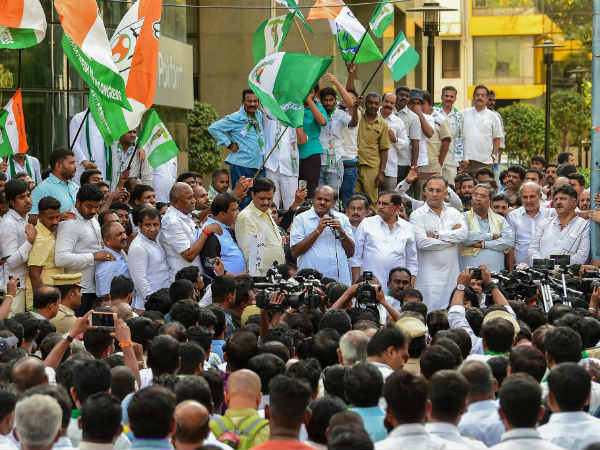 ಆ ಹಣ ತಮ್ಮದು ಅನ್ನೋ ಹಾಗಿದ್ದರೆ ಘೋಷಿಸಿಕೊಳ್ಳಲಿ 
