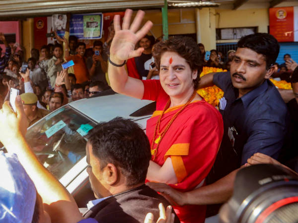 ಬಣ್ಣಬಣ್ಣದ ಸೀರೆಯಲ್ಲಿ ಪ್ರಿಯಾಂಕಾ