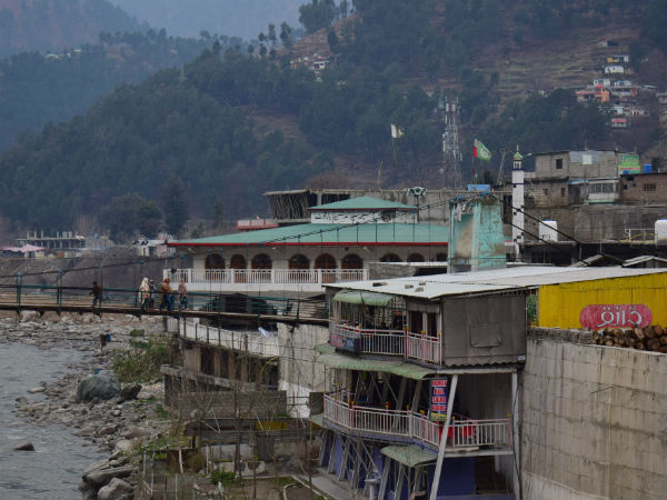 Mass hysteria hits Kashmiris : What is the solution?