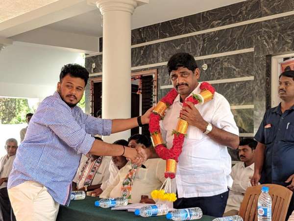 ಸುರೇಶ್ ಅವರ ಹೆಸರಲ್ಲಿ ಎಷ್ಟು ಕಾರಿದೆ?