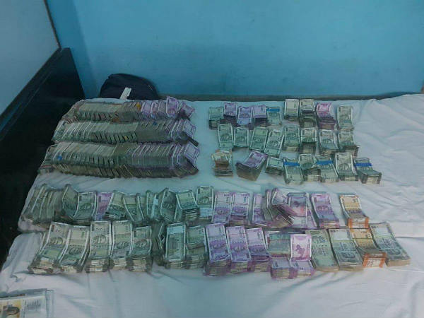 ಹೋಟೆಲ್‌ನಲ್ಲಿ ಹಣ ಪತ್ತೆ