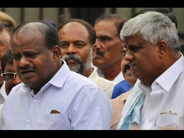 ವೋಟು ಮಾತ್ರ ಬಿಜೆಪಿ, ನರೇಂದ್ರ ಮೋದಿಗಾ, ಸಿಎಂ ಪ್ರಶ್ನೆ 