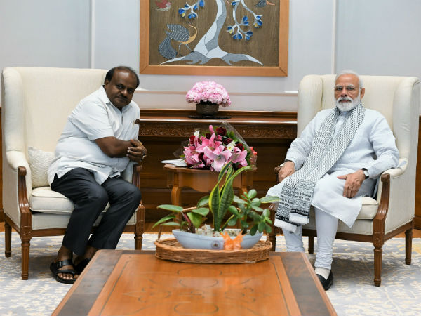 HDK meets Narendra Modi : Seeks release of funds under NDRF and MGNREGA HDK meets Narendra Modi : Seeks release of funds under NDRF and MGNREGA