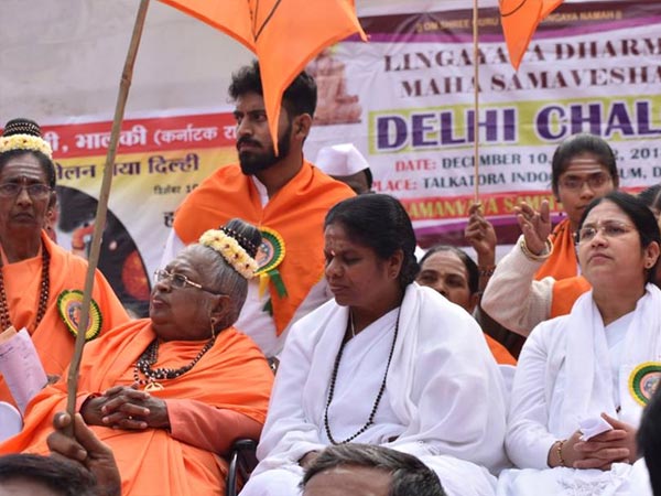 ಧಾರವಾಡದಲ್ಲಿ ಆಶ್ರಮ ಸ್ಥಾಪನೆ