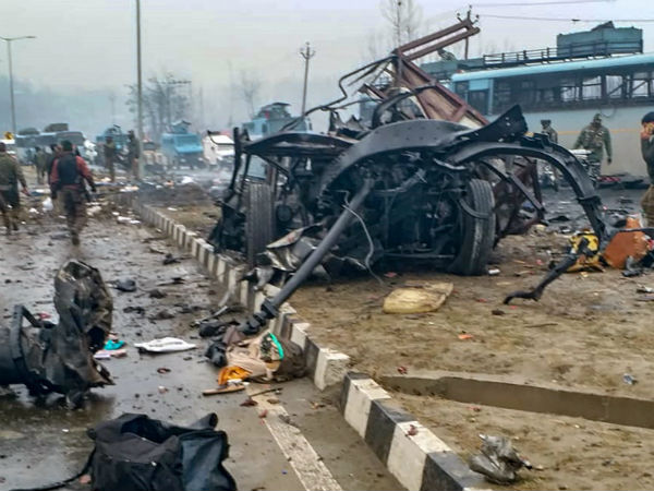 Mass hysteria hits Kashmiris : What is the solution?