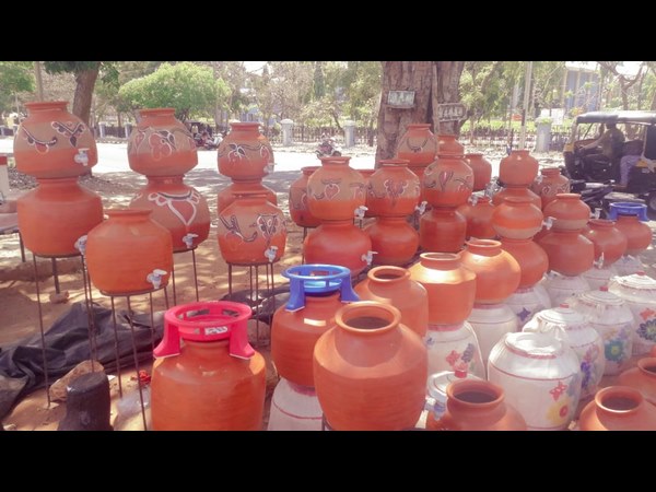  ಮಣ್ಣಿನ ಕೊಡಗಳಿಗೆ ಬೇಡಿಕೆ 