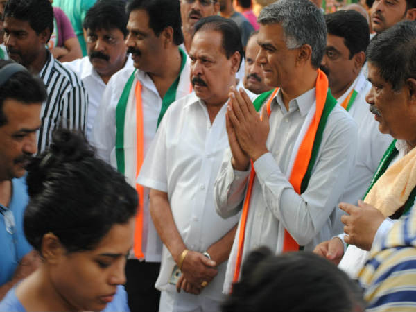 ಉದ್ಯಾನಗಳಿಗೆ ತೆರಳಿ ಮತ ಯಾಚನೆ