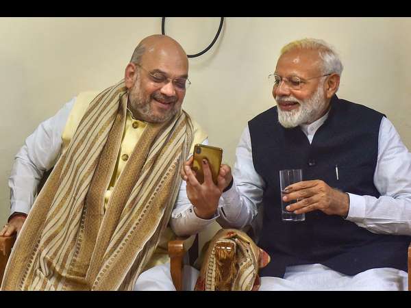 'ನಿಖಿಲ್ ಎಲ್ಲಿದ್ದೀಯಪ್ಪಾ' ನೋಡಿದ ಮೋದಿ