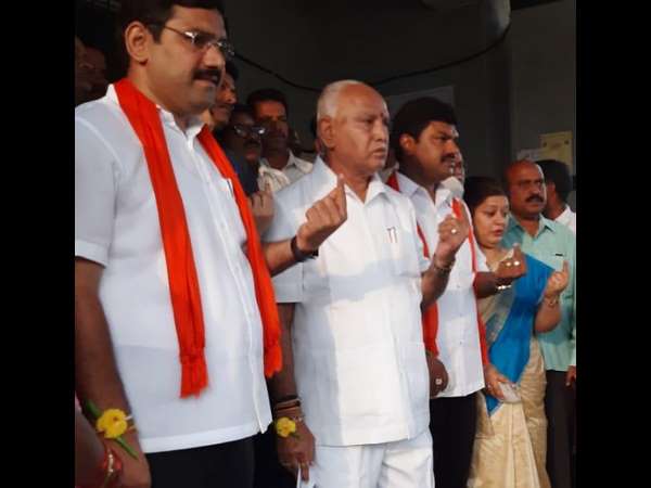 ಹಲವು ಗಣ್ಯರಿಂದ ಮತದಾನ