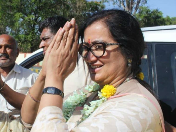  ಗಮನ ಸೆಳೆಯುತ್ತಿರುವ ಸುಮಲತಾ 