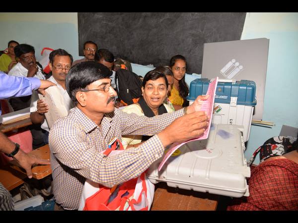  ಎರಡು ಹಂತಗಳಲ್ಲಿ ತರಬೇತಿ