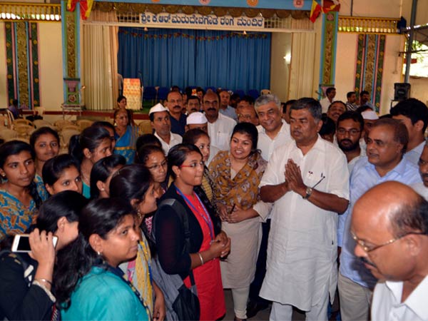 ಉದ್ಯೋಗ ಮಾಡುತ್ತೀನಿ ಅಂತ ಹಾಗಂದ್ರೆ ಪಕೋಡ ಮಾರೋದ? 